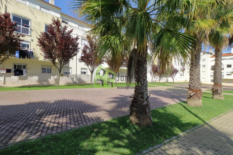 Apartamento T3 para Venda em Quinta do Conde Foto 23