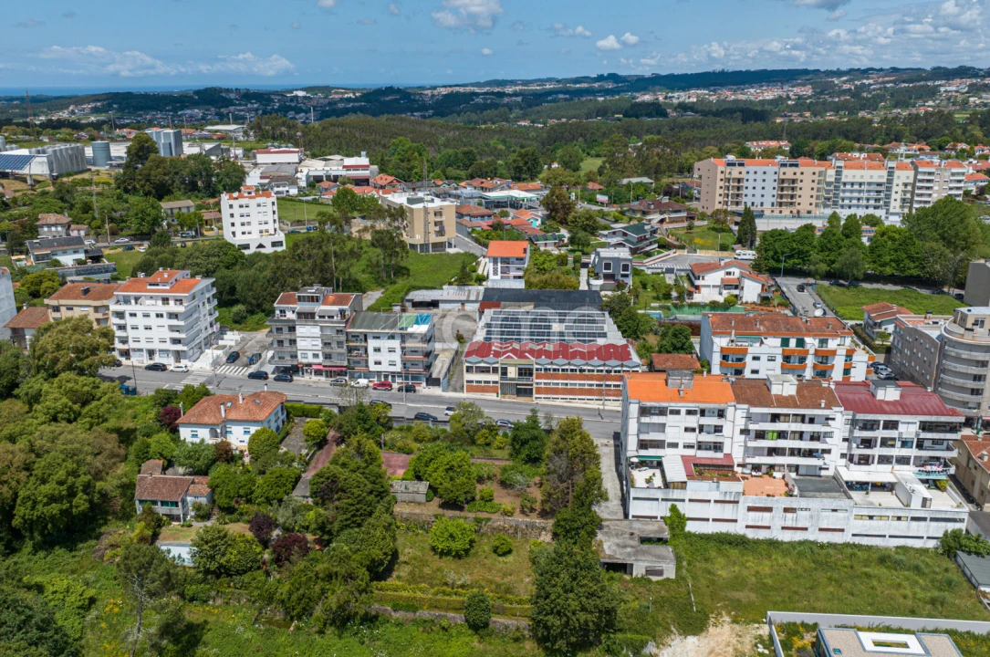 Terreno Comércio / Armazém para Arrendamento em São João da Madeira Foto 4