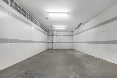 Terreno Comércio / Armazém para Arrendamento em São João da Madeira