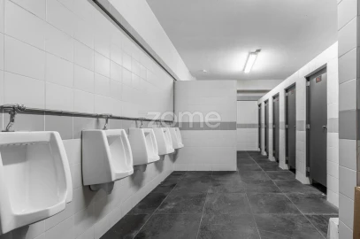 Terreno Comércio / Armazém para Arrendamento em São João da Madeira