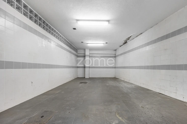 Terreno Comércio / Armazém para Arrendamento em São João da Madeira Foto 14