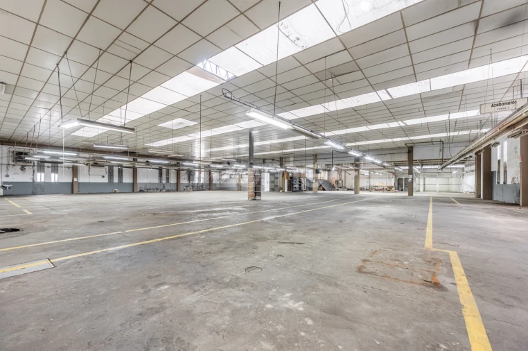 Terreno Comércio / Armazém para Arrendamento em São João da Madeira Foto 15