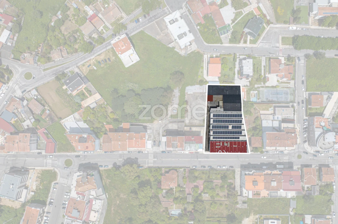 Terreno Comércio / Armazém para Arrendamento em São João da Madeira Foto 3