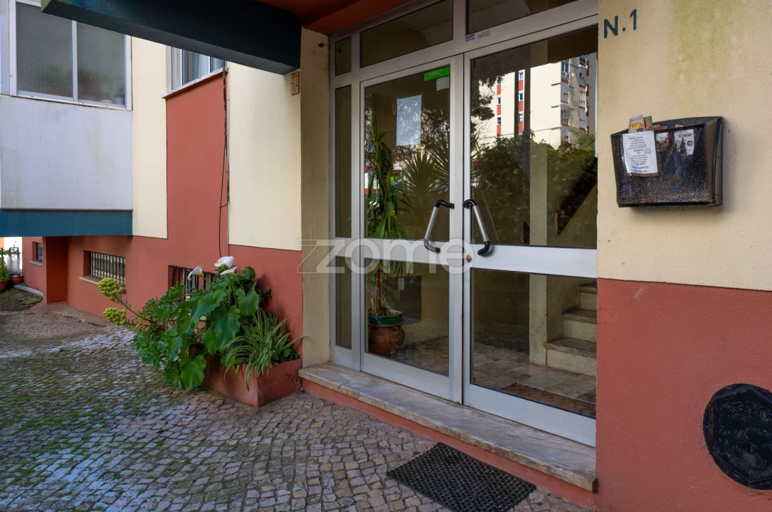 Apartamento T2 para Venda em Massamá e Monte Abraão Foto 3