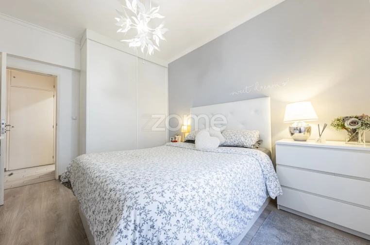 Apartamento T2 para Venda em Póvoa de Santa Iria e Forte da Casa Foto 9