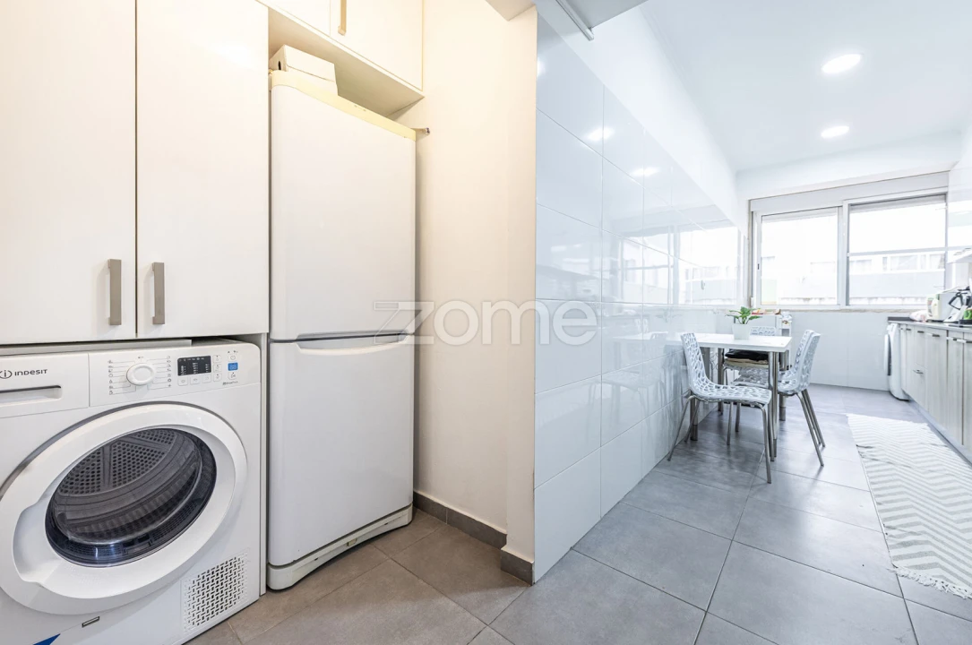 Apartamento T2 para Venda em Póvoa de Santa Iria e Forte da Casa Foto 7