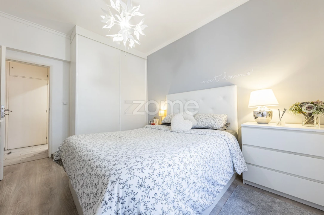 Apartamento T2 para Venda em Póvoa de Santa Iria e Forte da Casa Foto 9