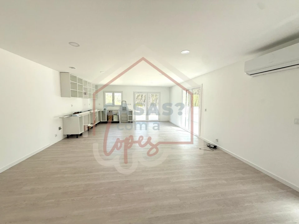 Moradia T3 para Venda em Fonte de Angeão e Covão do Lobo Foto 4