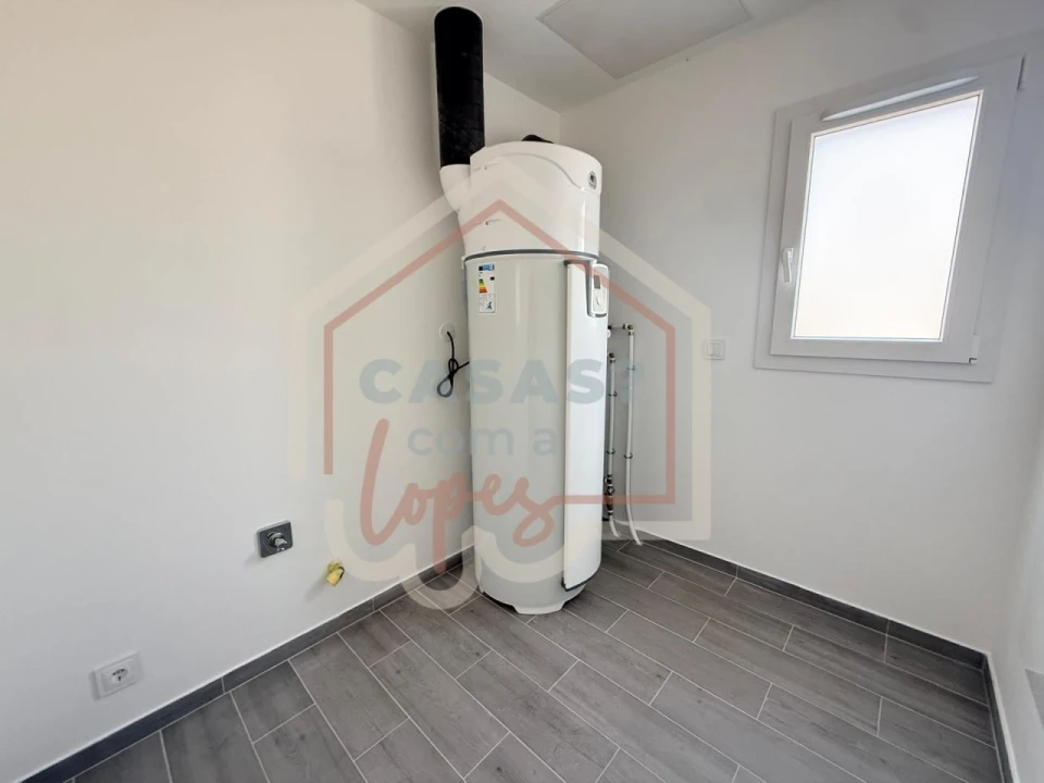 Moradia T3 para Venda em Fonte de Angeão e Covão do Lobo Foto 8