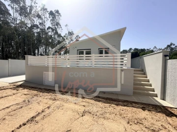 Moradia T3 para Venda em Fonte de Angeão e Covão do Lobo