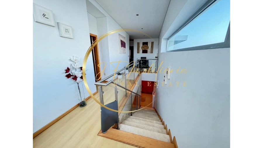 Moradia T4 para Venda em Gafanha da Encarnação Foto 4