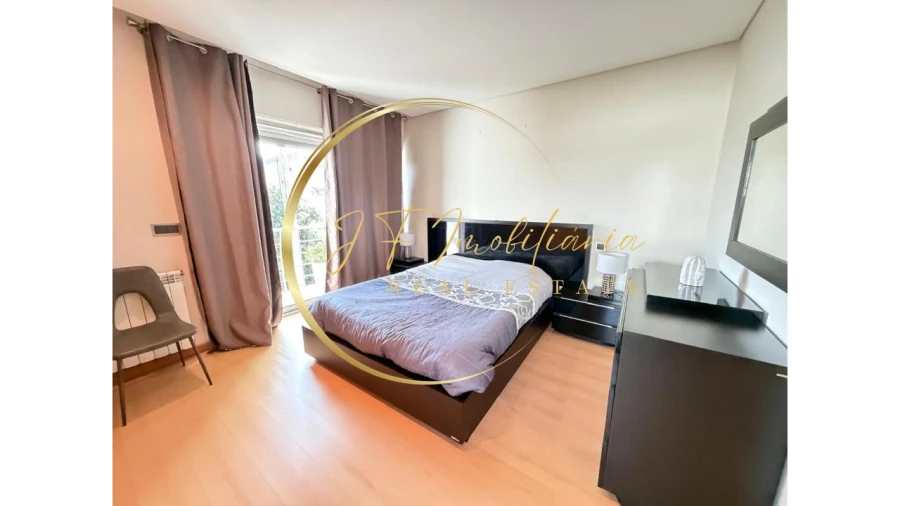 Moradia T4 para Venda em Gafanha da Encarnação Foto 5