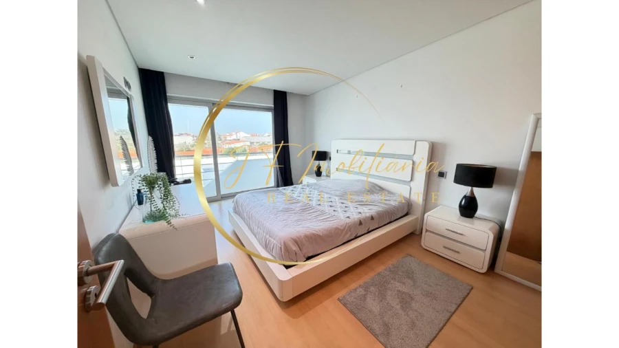 Moradia T4 para Venda em Gafanha da Encarnação Foto 9