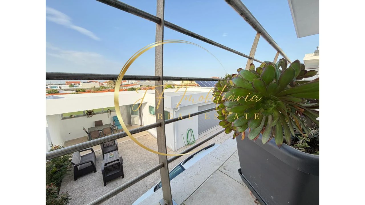 Moradia T4 para Venda em Gafanha da Encarnação Foto 13