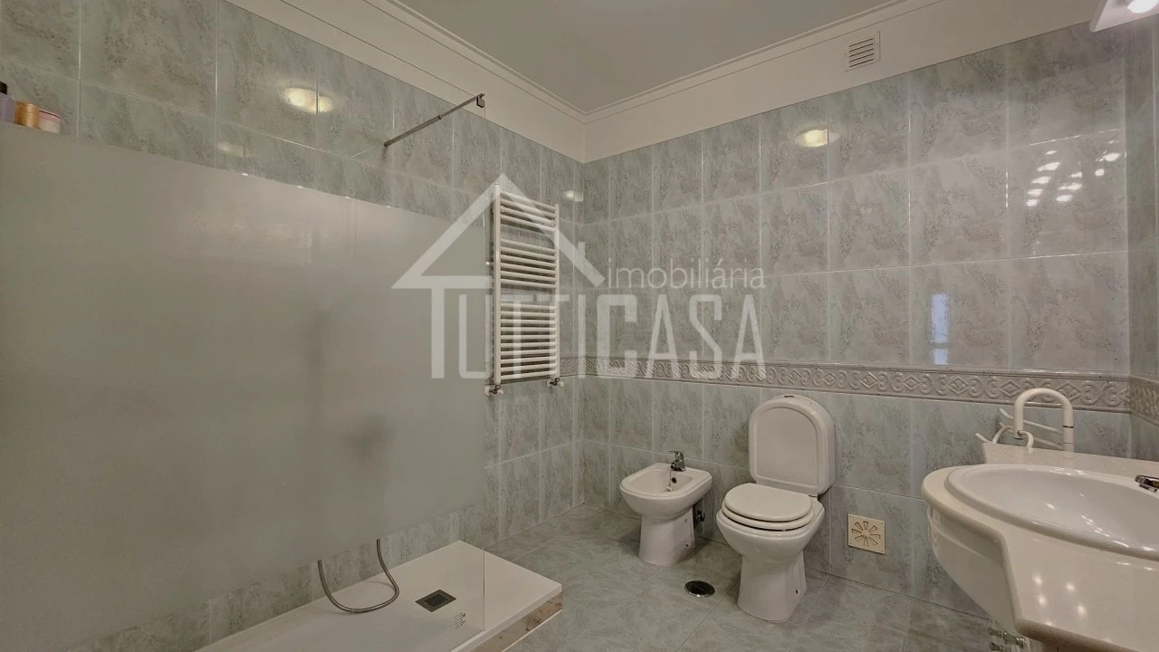 Apartamento T3 para Venda em Póvoa de Santa Iria e Forte da Casa Foto 21