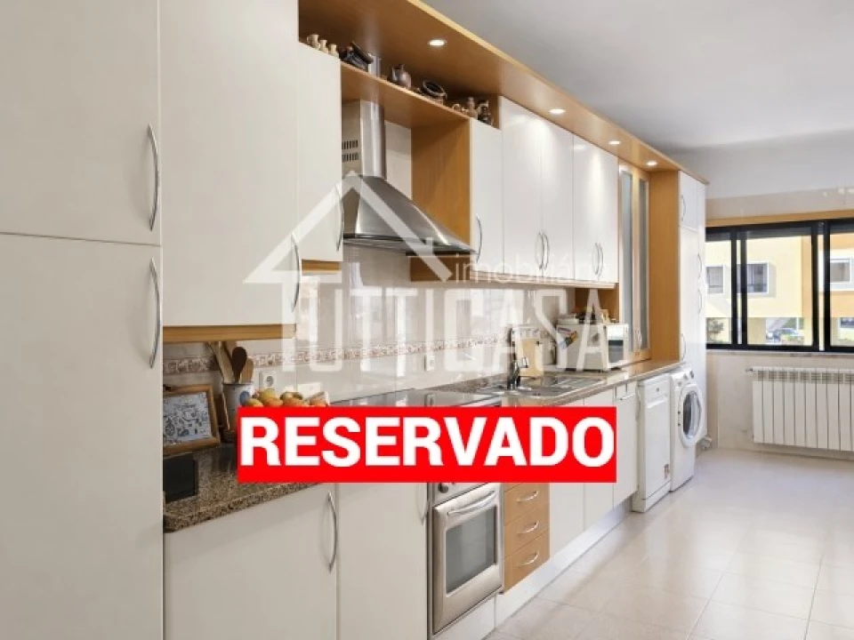 Apartamento T3 para Venda em Póvoa de Santa Iria e Forte da Casa Foto 1
