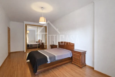 Apartamento T3 para Venda em Póvoa de Santa Iria e Forte da Casa