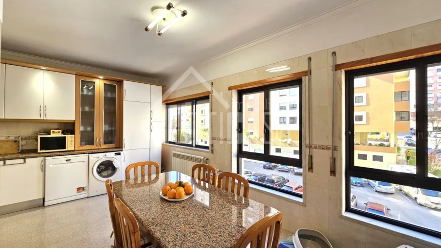 Apartamento T3 para Venda em Póvoa de Santa Iria e Forte da Casa Foto 4