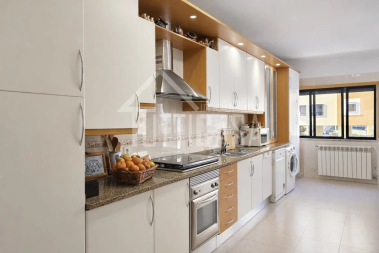 Apartamento T3 para Venda em Póvoa de Santa Iria e Forte da Casa Foto 2