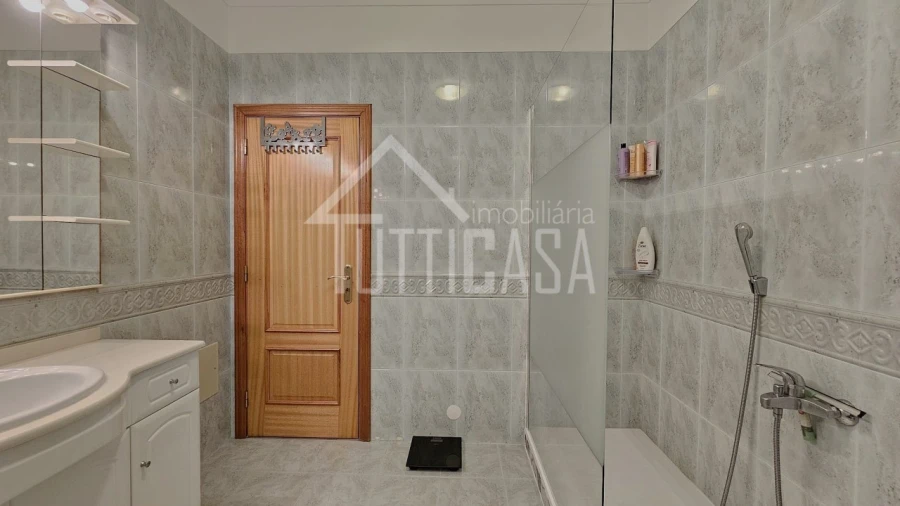Apartamento T3 para Venda em Póvoa de Santa Iria e Forte da Casa Foto 19