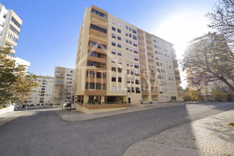 Apartamento T3 para Venda em Póvoa de Santa Iria e Forte da Casa Foto 35