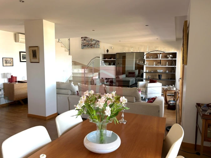 Apartamento T4 para Venda em Alcochete Foto 3