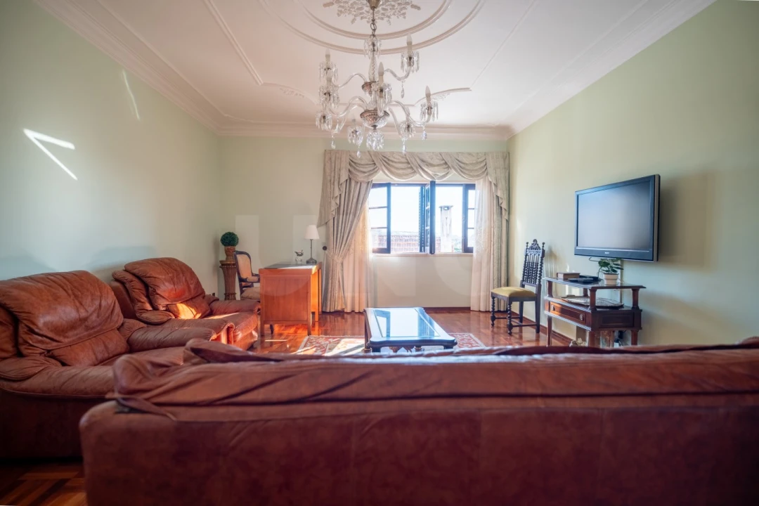 Moradia T7 para Venda em Cela Foto 10