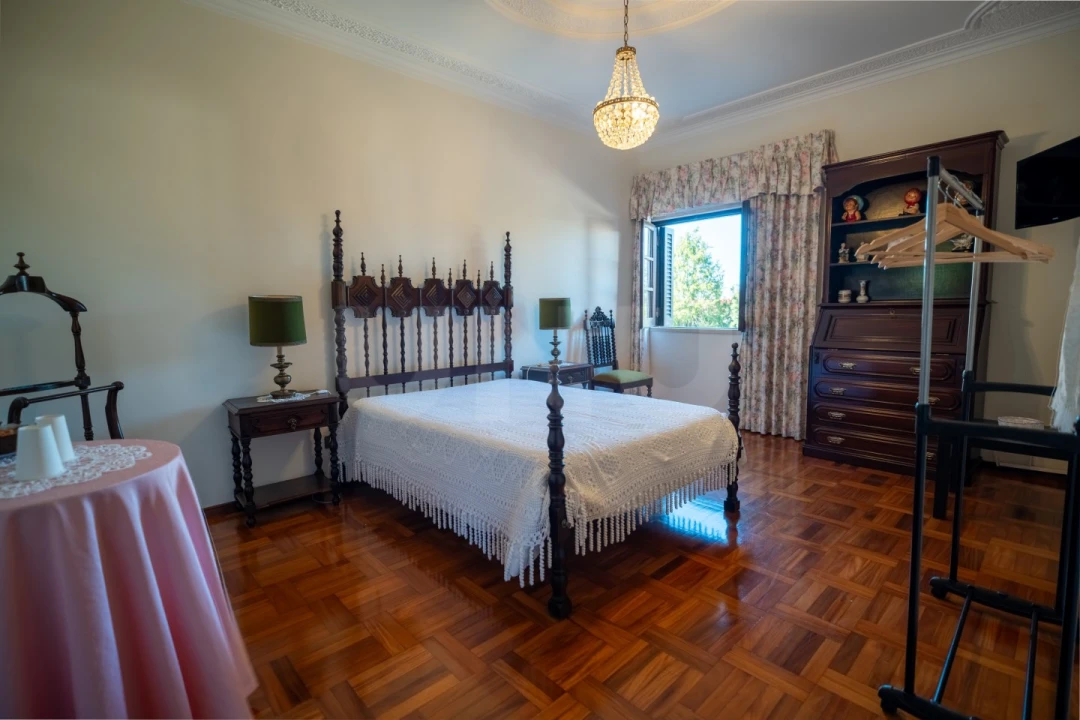 Moradia T7 para Venda em Cela Foto 13