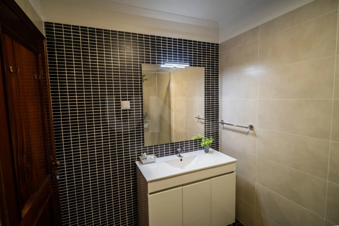 Moradia T7 para Venda em Cela Foto 15