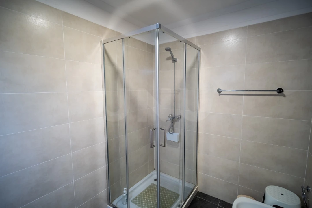 Moradia T7 para Venda em Cela Foto 16