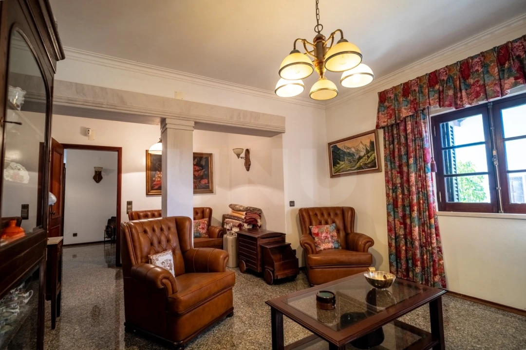 Moradia T7 para Venda em Cela Foto 37