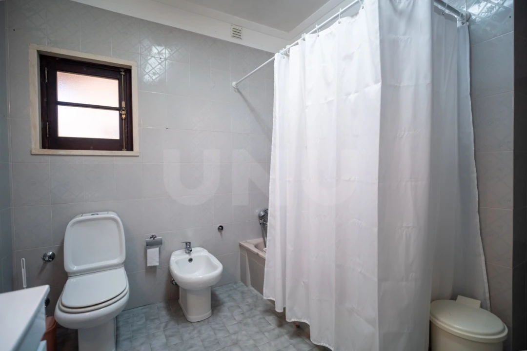 Moradia T7 para Venda em Cela Foto 39