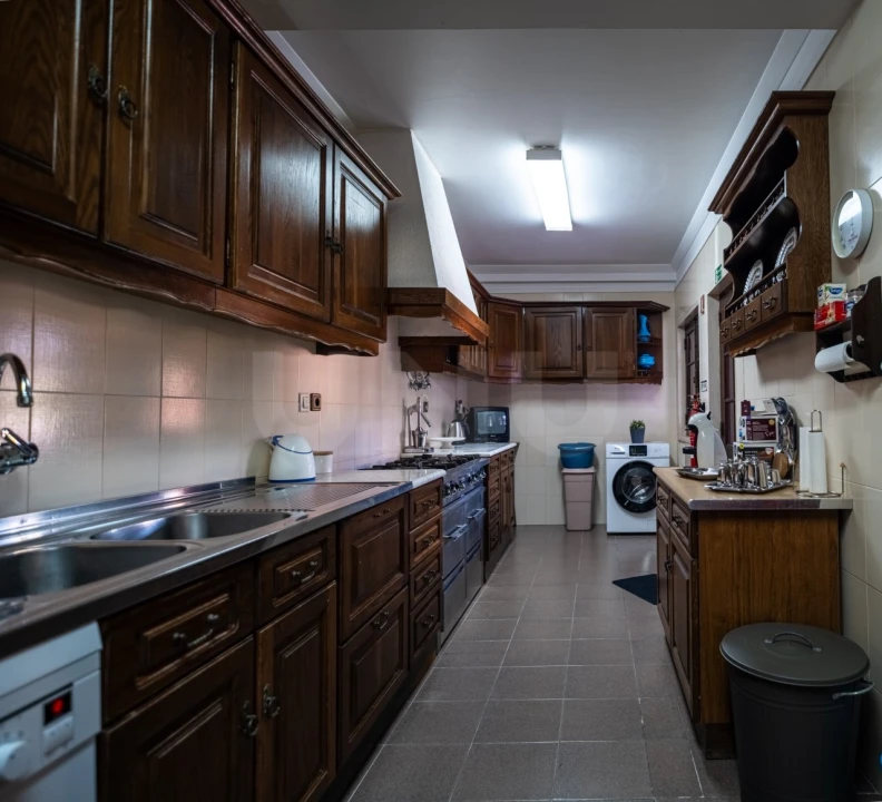 Moradia T7 para Venda em Cela Foto 40