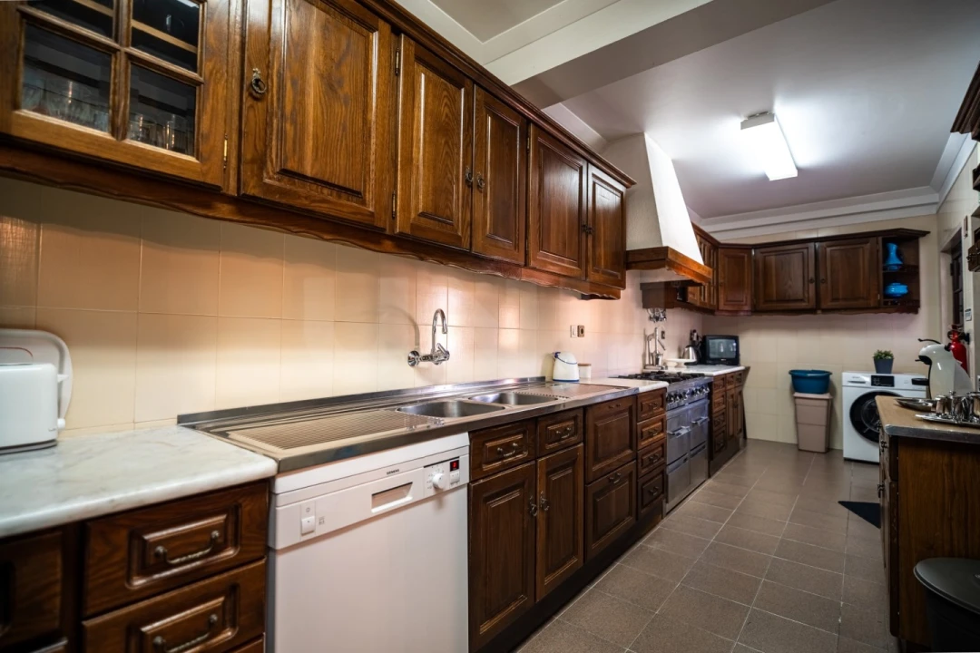 Moradia T7 para Venda em Cela Foto 41