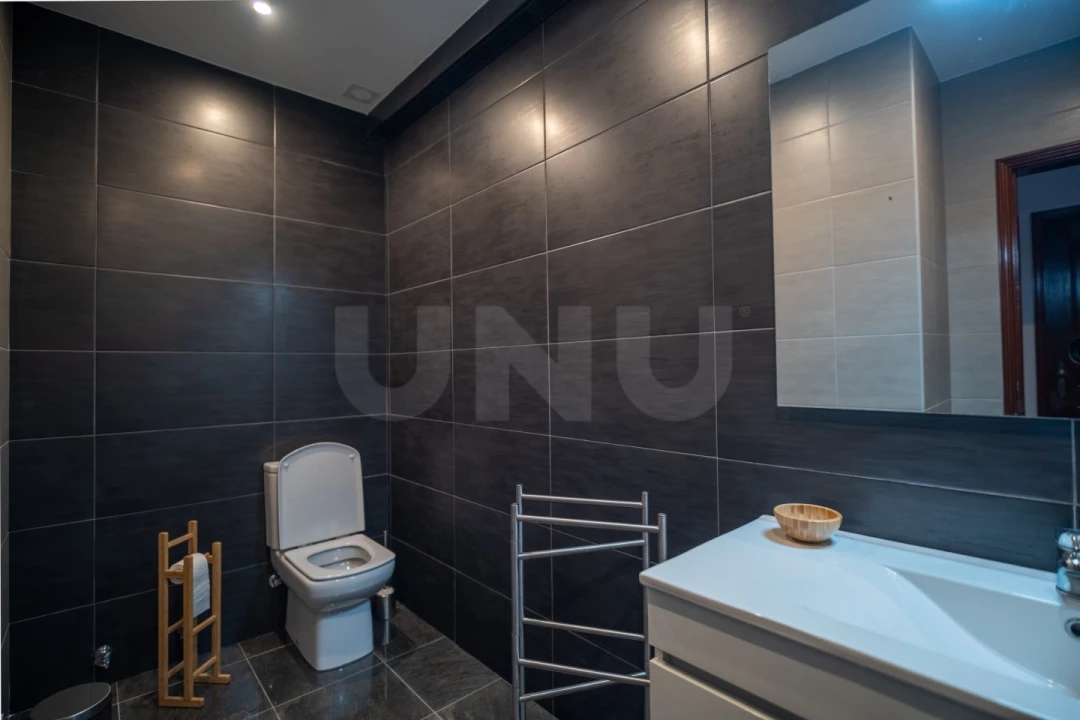 Moradia T7 para Venda em Cela Foto 57