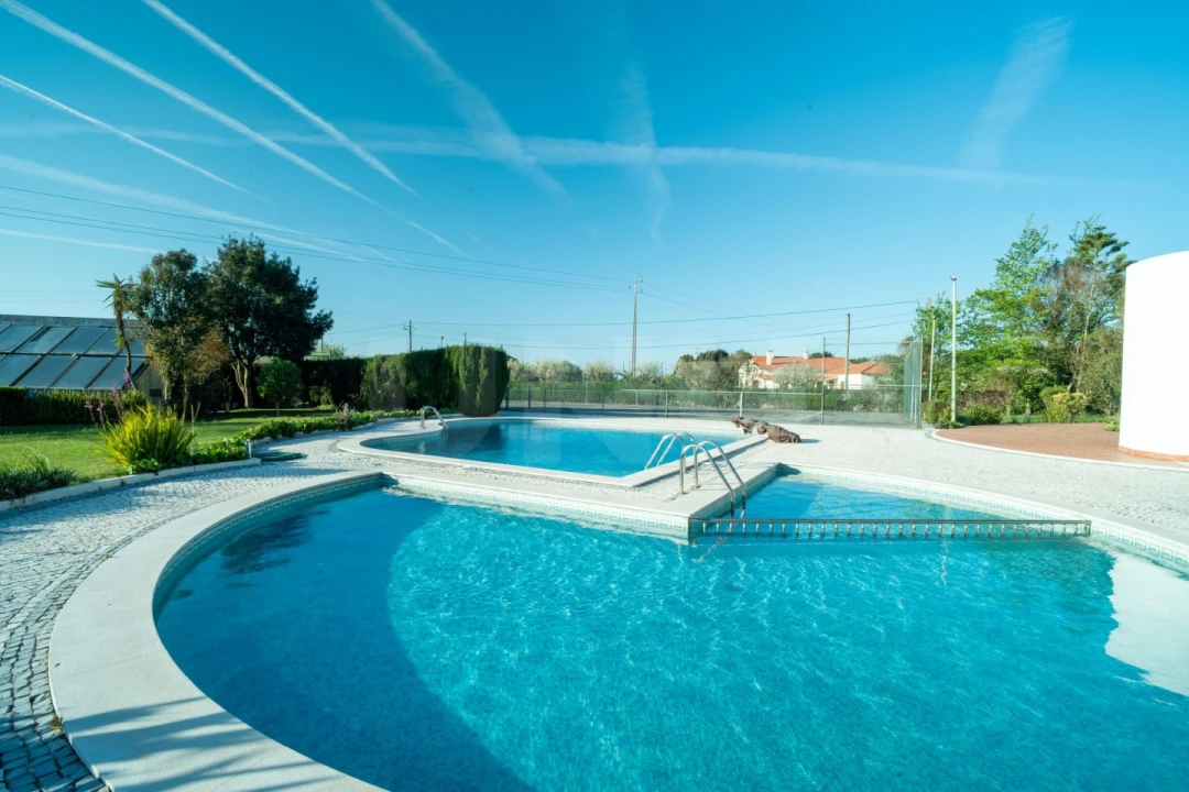 Moradia T7 para Venda em Cela Foto 68