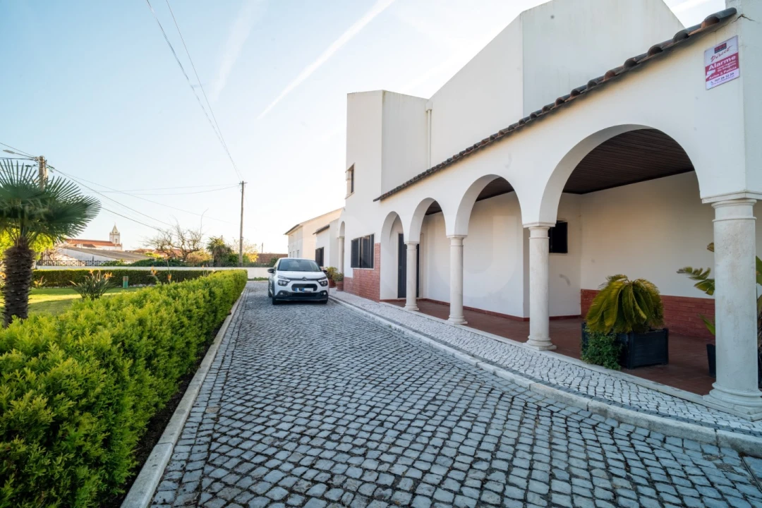 Moradia T7 para Venda em Cela Foto 74