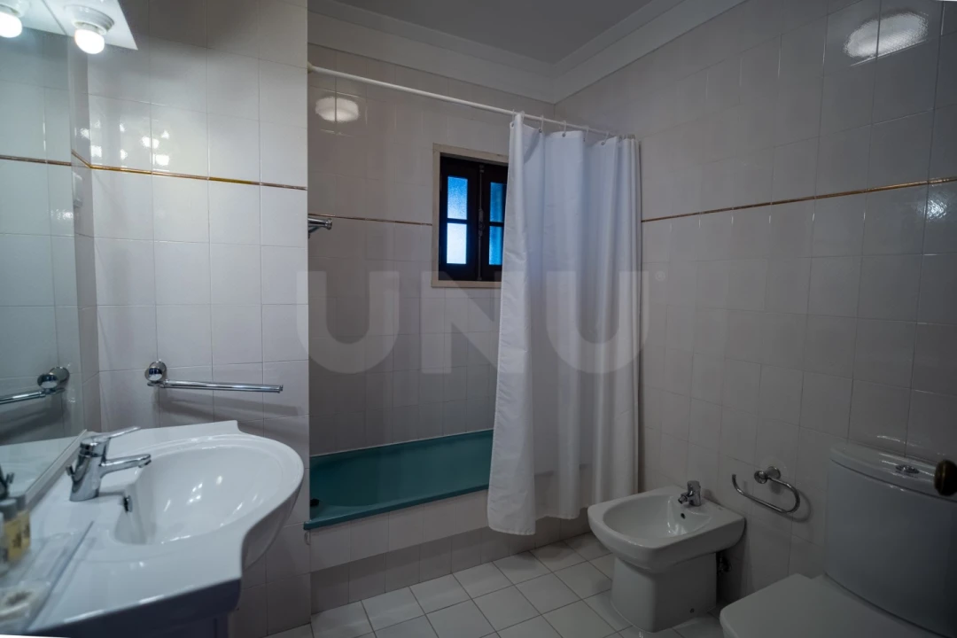 Moradia T7 para Venda em Cela Foto 51