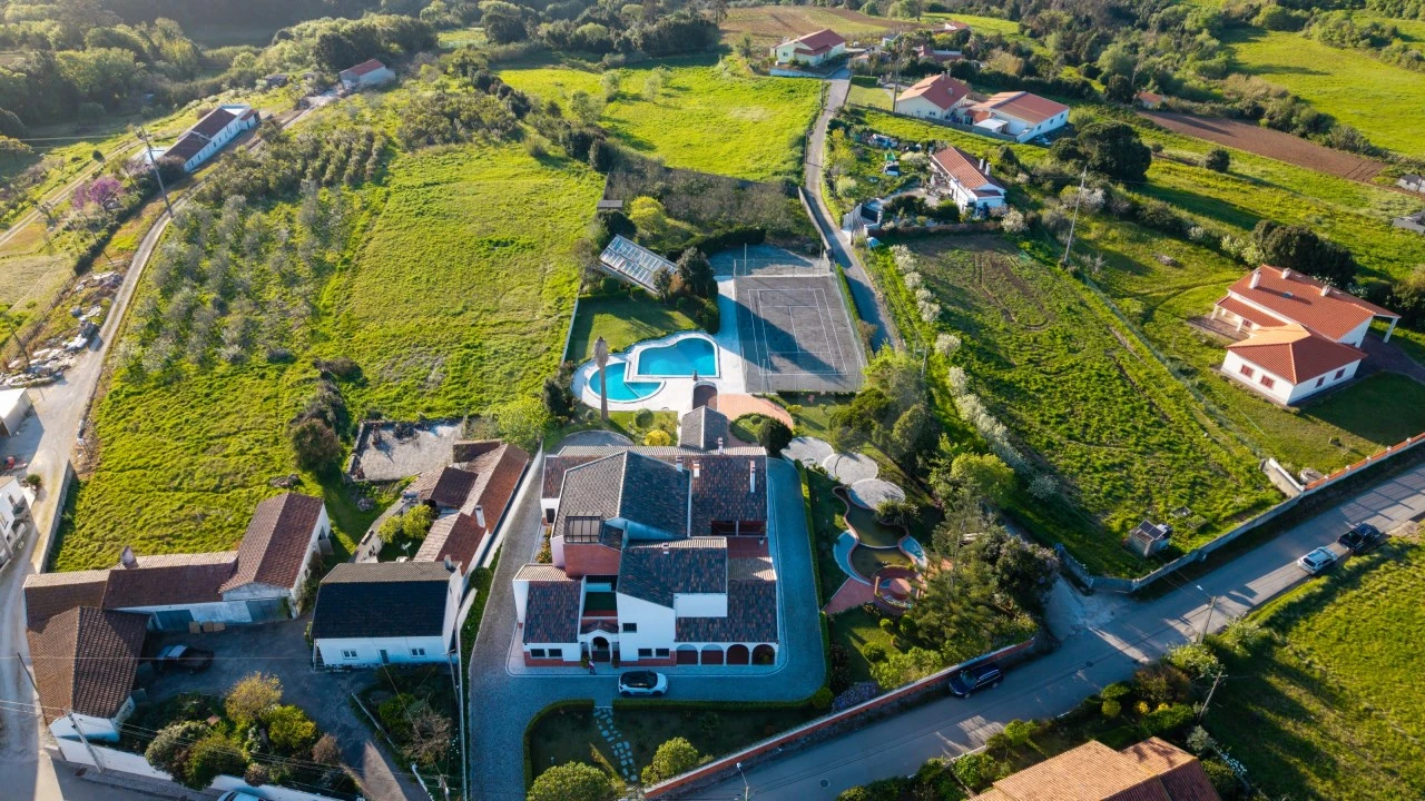 Moradia T7 para Venda em Cela Foto 76