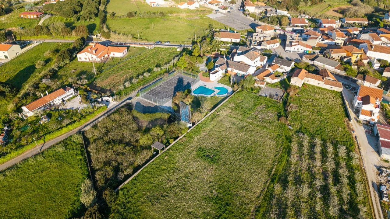 Moradia T7 para Venda em Cela Foto 79