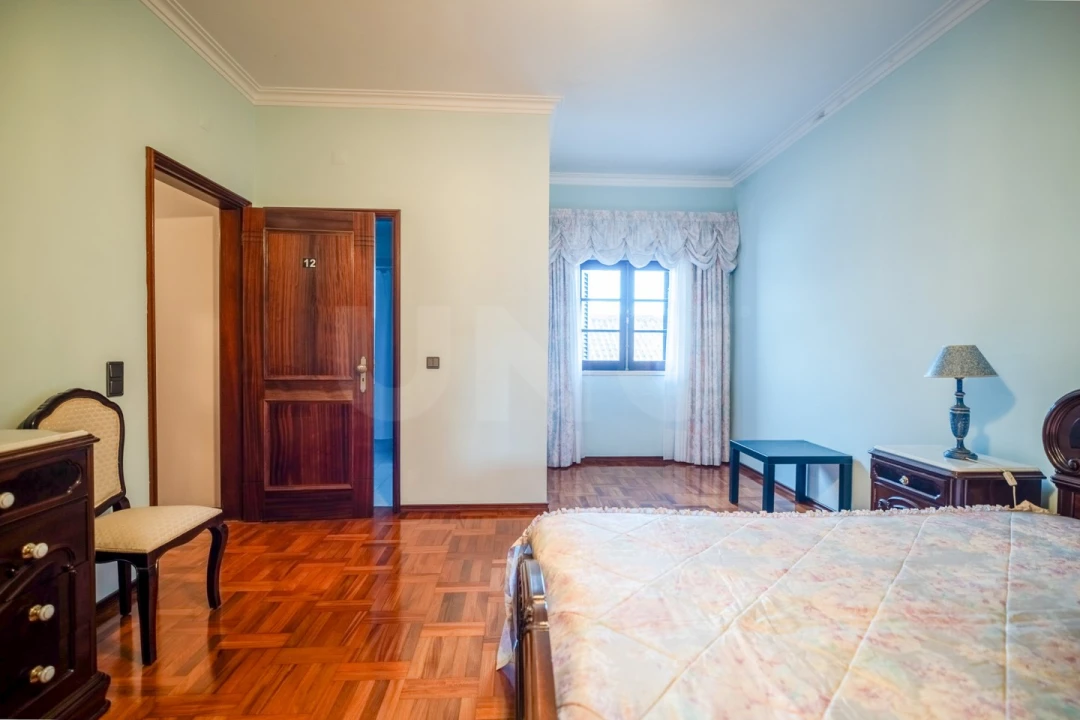 Moradia T7 para Venda em Cela Foto 13
