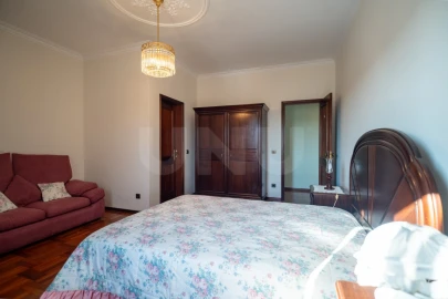 Moradia T7 para Venda em Cela