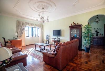 Moradia T7 para Venda em Cela