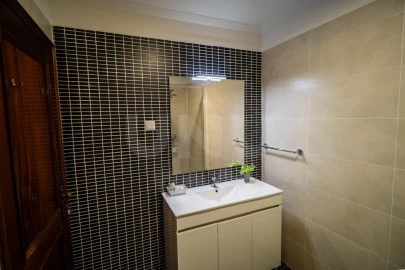 Moradia T7 para Venda em Cela