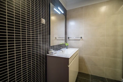 Moradia T7 para Venda em Cela