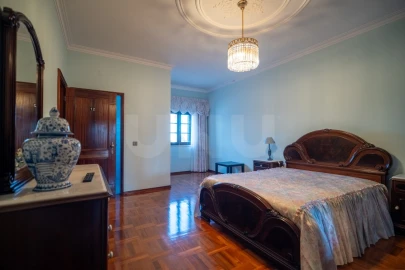 Moradia T7 para Venda em Cela