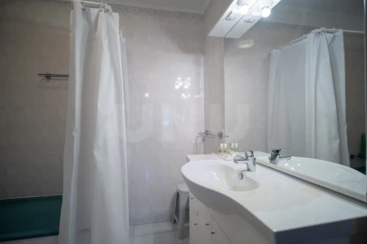 Moradia T7 para Venda em Cela