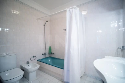 Moradia T7 para Venda em Cela