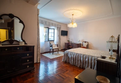 Moradia T7 para Venda em Cela