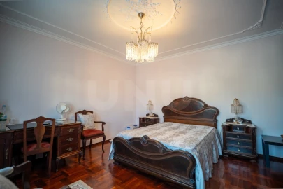 Moradia T7 para Venda em Cela